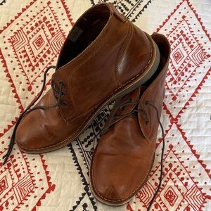 Crown Vintage Tan Chukka Boots